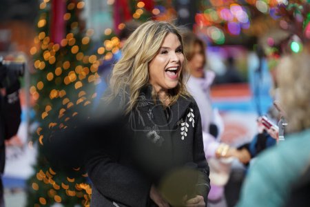 Photo for Hoda Kotb and Jenna Bush Hager Performed on the Today Show. December 06, 2023 new York , USA: Hoda Kotb and Jenna Bush Hager, joined by their vocal coach Cheryl Porter and the enchanting voices of the Manhattan School of Music choral ensemble - Royalty Free Image