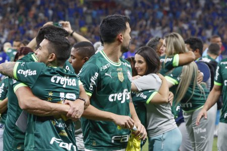 Téléchargez les photos : Belo Horizonte (MG), 12 / 06 / 2023 - Dudu do Palmeiras célèbre le 12ème titre de DodecaCampeao dans un match entre Cruzeiro et Palmeiras qui se termine par une note de 1 x 1 - en image libre de droit