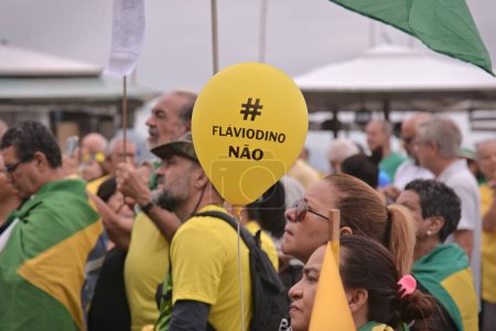Téléchargez les photos : Rio de Janeiro (RJ) Brésil 12 / 10 / 2023 - Les partisans de l'ancien président Jair Bolsonaro (PL) se sont réunis ce dimanche (12 / 10), à Copacabana (RJ) pour protester contre la nomination du ministre Flavio Dino (PSB)) - en image libre de droit