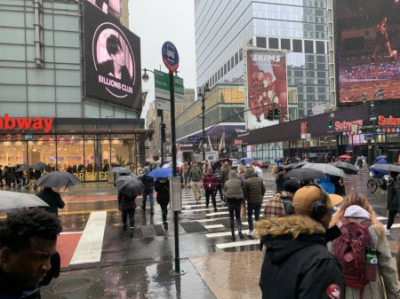 Téléchargez les photos : New York frappée par la tempête côtière apportant de fortes pluies - en image libre de droit