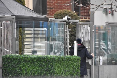 Photo for Unfounded bomb threat at Congregation Shaare Zion in Brooklyn, New York. Brooklyn, New York, USA: December 24, 2023. Authorities were on the scene at Congregation Shaare Zion of a bomb threat, authorities searched Congregation Shaare Zion - Royalty Free Image