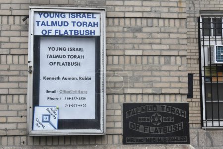 Téléchargez les photos : Alerte à la bombe à la Congrégation Young Israel Talmud Torah of Flatbush à Brooklyn, New York. 24 décembre 2023, Brooklyn, New York, États-Unis : Département de police de New York - en image libre de droit