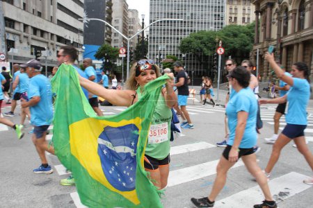 Téléchargez les photos : Sao Paulo (SP), 31 / 12 / 2023 - Troisième place dans la 98e Sao Silveira Race, Etiope Wude Ayalew, sur la montée de Brigadeiro Luiz Antonio. - en image libre de droit