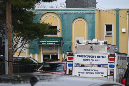 Téléchargez les photos : Un imam est abattu et grièvement blessé dans une fusillade devant la mosquée Masjid Muhammad à Newark, dans le New Jersey. 3 janvier 2024, Newark, New Jersey, États-Unis : Vers 6 h 16 mercredi matin, la police répond à un appel d'un agent de police - en image libre de droit