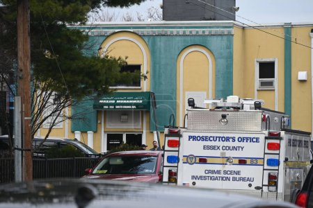 Téléchargez les photos : Un imam est abattu et grièvement blessé dans une fusillade devant la mosquée Masjid Muhammad à Newark, dans le New Jersey. 3 janvier 2024, Newark, New Jersey, États-Unis : Vers 6 h 16 mercredi matin, la police répond à un appel d'un agent de police - en image libre de droit