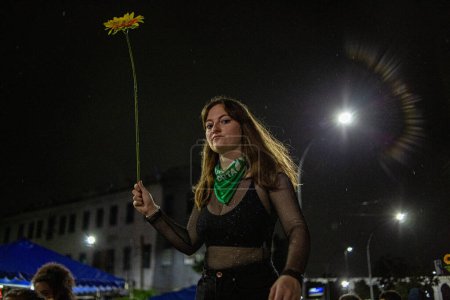Téléchargez les photos : RIO DE JANEIRO (RJ), Brésil 01 / 12 / 2024 - Balade à vélo en l'honneur de l'artiste de cirque vénézuélienne Julieta Hernandez, assassinée en décembre à Manaus. L'événement a eu lieu dans le centre-ville de Rio de Janeiro - en image libre de droit