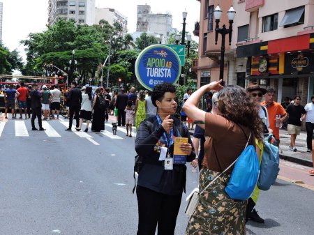 Foto de Sao Paulo (SP), Brasil 21 / 01 / 2024 - El programa Open Streets del ayuntamiento de Sao Paulo realizó un día de pruebas este domingo (21) en la Avenida Sao Joao en la región central de la capital. - Imagen libre de derechos