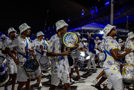 Téléchargez les photos : RIO DE JANEIRO (RJ), Brésil 21 / 01 / 2024 - La reine du tambour Mayara Lima lors de la répétition technique de Paraiso do Tuiuti ce dimanche (21), aux Marques de Sapucai. - en image libre de droit