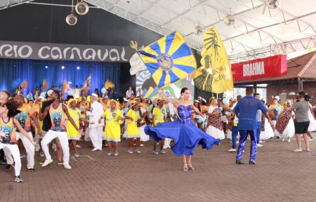 Téléchargez les photos : RIO DE JANEIRO (RJ), 31 / 01 / 2024 - Répétition technique de l'école de samba Unidos do Tuiuti dans la ville de Samba avec la présence de la reine du tambour Maiara Lima et de la danseuse et muse ce mardi - en image libre de droit