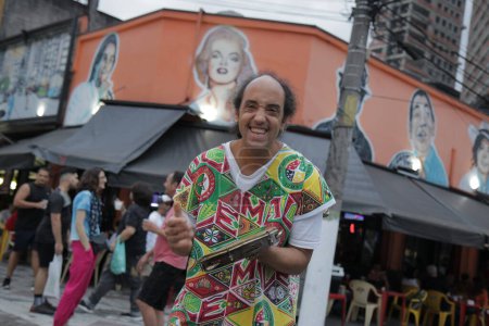 Téléchargez les photos : Sao Paulo (SP), 02 / 02 / 2024 - Banda Bantanta Folia ouvre le Carnaval Officiel d'Abasp - Association des Bandes de Carnaval de Sao Paulo, dans le quartier de Butanta dans la nuit de ce vendredi 2 février 2024. - en image libre de droit
