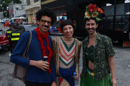 Téléchargez les photos : Sao Paulo (SP), Brésil 02 / 02 / 2024 - Banda Bantanta Folia ouvre le Carnaval Officiel d'Abasp - Association des Bandes de Carnaval de Sao Paulo, dans le quartier de Butanta dans la nuit de ce vendredi 2 février 2024. - en image libre de droit