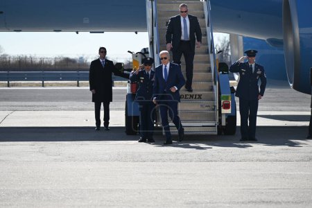 Photo for President of the United States Joe Biden arrives at John F. Kennedy International Airport in Queens, New York. February 7, 2024, Queens, New York, USA: Joe Biden arrives at John F. Kennedy International Airport in Queens, New York - Royalty Free Image