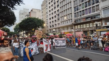 Foto de SAO PAULO 02/09/2024. Bloco Afro Ilu Oba De Min comienza su desfile en la inauguración del Carnaval Callejero en la ciudad de Sao Paulo, celebrando 20 años de fundación y rindiendo homenaje a Marielle Franco. - Imagen libre de derechos