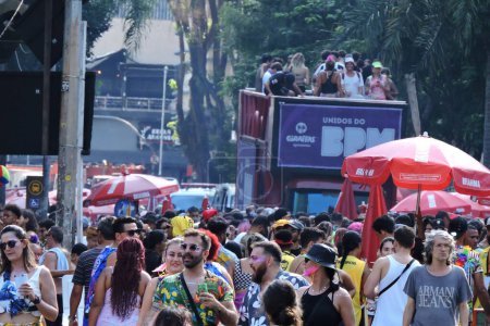 Foto de SAO PAULO 02/10/2024. El primer bloque de música electrónica, liderado por varios DJs, en el centro de Sao Paulo, este sábado 10 de febrero de 2024. - Imagen libre de derechos