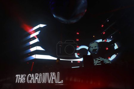 Foto de Sao Paulo (SP), Brasil 02 / 10 / 2024 - Dj Doozie inaugura The Carnival, el primer evento de música electrónica en un lugar completamente cerrado y con aire acondicionado con el escenario interior más grande del país. - Imagen libre de derechos