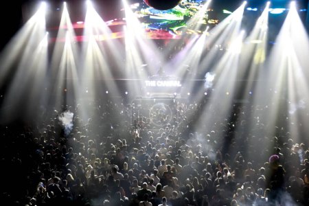 Foto de Sao Paulo (SP), Brasil 02 / 10 / 2024 - Dj Doozie inaugura The Carnival, el primer evento de música electrónica en un lugar completamente cerrado y con aire acondicionado con el escenario interior más grande del país. - Imagen libre de derechos