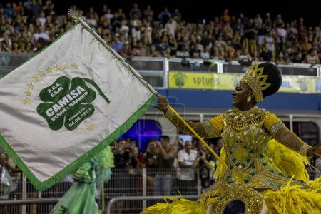 Téléchargez les photos : SAO PAULO (SP), Brésil 02 / 09 / 2024 - Défilé de l "école de samba de Sao Paulo, Chemise verte et blanche valable pour les défilés du groupe spécial des écoles de samba de Sao Paulo, tenus à la Sambadrome d'Anhembi - en image libre de droit