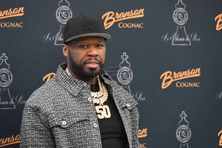 Téléchargez les photos : 50 Cent assiste à un événement chez Stew Leonard à Paramus, New Jersey. 21 février 2024, Paramus, New Jersey Le légendaire musicien et entrepreneur Curtis 50 Cent Jackson organise un événement de signature de bouteille mettant en vedette son Cognac Branson - en image libre de droit