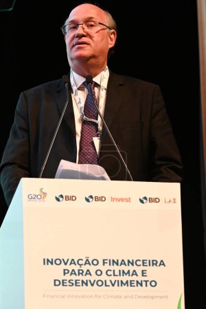 Foto de Sao Paulo (SP), 28 / 02 / 2024 - Ilan Goldfajn, Presidente del Banco Internacional de Desarrollo (BID), habla durante una reunión del (BID), celebrada paralelamente a la reunión ministerial del G20 en Sao Paulo, realizó la ceremonia de apertura - Imagen libre de derechos