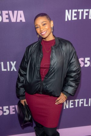 Foto de 7 de marzo de 2024 - Nueva York, Estados Unidos: D. Woods asiste al estreno de Netflix Girls5eva en el Teatro Paris de Nueva York, Estados Unidos - Imagen libre de derechos