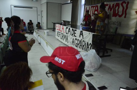 Foto de NATAL (RN), 03.07.2024 - MST / INCRA / MIEMBROS / RN-MST Militantes, acampan en la sede del INCRA en Natal RN, desde las 10: 00 am para reclamar acciones más rápidas sobre la reforma agraria. - Imagen libre de derechos