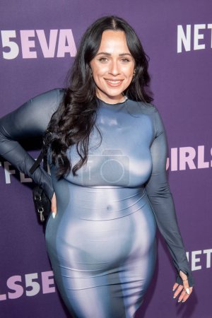 Téléchargez les photos : 7 mars 2024 - New York, États-Unis : Gabriella Soriano assiste à la première de la saison 3 de Netflix Girls5eva au Paris Theater à New York. États-Unis - en image libre de droit