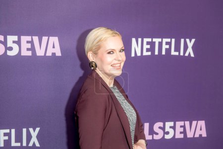 Foto de 7 de marzo de 2024 - Nueva York, Estados Unidos: Kimmy Gatewood asiste al estreno de Netflix Girls5eva en el Paris Theater de Nueva York. Estados Unidos - Imagen libre de derechos