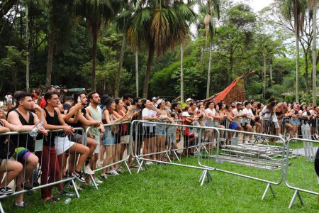 Photo for Sao Paulo (SP), Brazil 03/17/2024 - Pop singer Luisa Sonza performed a surprise show at Parque Burle Marx in the south zone of Sao Paulo this Sunday afternoon - Royalty Free Image