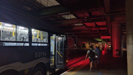 Photo for Sao Paulo (SP), Brazil 03/22/2024 - The Vila Prudente Terminal region recorded a power outage on Friday night (22). The bus terminal is completely dark and the traffic lights and public lighting on Nhanha Melo Avenue - Royalty Free Image