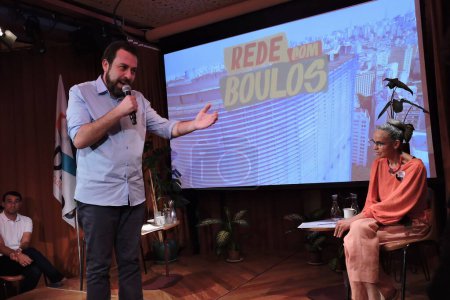 Foto de SAO PAULO (SP), Brasil 23 / 03 / 2024 - Candidato a la Alcaldía del Estado de Sao Paulo Guilherme Boulos y a la Ministra de Medio Ambiente Marina Silva, durante el evento formal de apoyo - Imagen libre de derechos