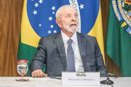 Foto de Brasilia (DF), Brasil 26 / 03 / 2024 - El Presidente de la República Federativa de Brasil Luiz Inácio Lula da Silva durante la Ceremonia de Firma de Actos relacionados con el Programa MOVER y las Deudas de Infraestructura - Imagen libre de derechos
