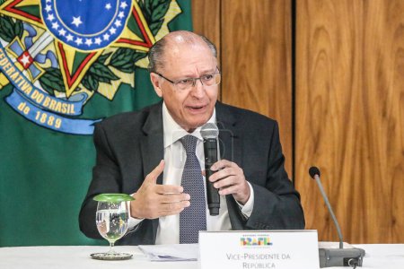Foto de Brasilia (DF), Brasil 26 / 03 / 2024 - El Vicepresidente de la República / Ministro de Desarrollo, Industria, Comercio y Servicios Geraldo Alckmin durante la Ceremonia de Firma de Actos relacionados con el Programa MOVER - Imagen libre de derechos