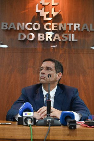 Photo for Sao Paulo (SP), Brazil 03/28/2024 - Roberto Campos Neto president of the Central Bank and Diogo Guillen director of Economic Policy, during a press conference to present the Inflation Report of the year 2024 - Royalty Free Image