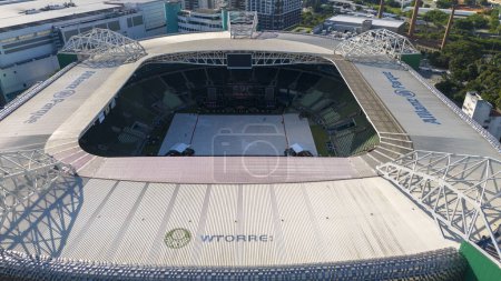 Foto de Sao Paulo (SP), Brasil 04 / 05 / 2024 Vista aérea del Estadio Allianz Parque donde tiene lugar la presentación del Acustico2 Tour del grupo So Pra Contrariar los días 5 y 6 - Imagen libre de derechos