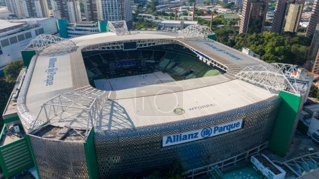 Téléchargez les photos : Sao Paulo (SP), Brésil 04 / 05 / 2024 Vue aérienne du Stade Allianz Parque où se déroule le lancement du Tour Acustico2 du groupe So Pra Contrariar les 5 et 6 - en image libre de droit