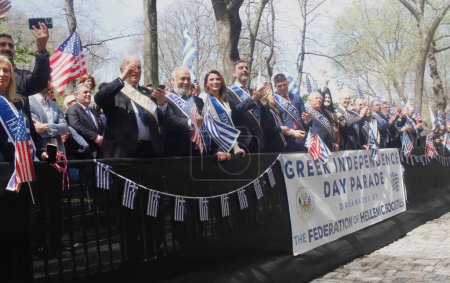 Foto de 2024 85º Desfile del Día de la Independencia Griega. 14 de abril de 2024, Nueva York, EE. UU.: El Desfile del Día de la Independencia de Grecia 2024, que tendrá lugar a las 13.30 horas, del 64 al 79 en la 5ª Avenida de Nueva York con la presencia del alcalde de la ciudad de Nueva York, Eric Adams, y - Imagen libre de derechos