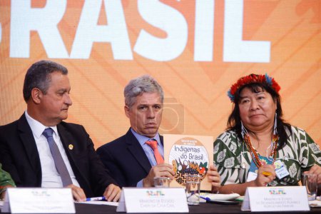 Téléchargez les photos : Brasilia, (DF), 18 / 04 / 2024 - Le Président de la République Luiz Inacio Lula da Silva prend la parole lors d'une réunion du Conseil national des politiques autochtones (CNPI), aux côtés de la ministre des Peuples autochtones, Sonia Guajajara - en image libre de droit