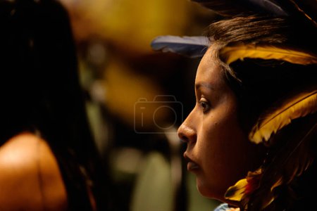 Téléchargez les photos : Brasilia, (DF), 18 / 04 / 2024 - Le Président de la République Luiz Inacio Lula da Silva prend la parole lors d'une réunion du Conseil national des politiques autochtones (CNPI), aux côtés de la ministre des Peuples autochtones, Sonia Guajajara - en image libre de droit