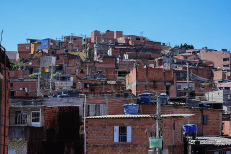 Téléchargez les photos : SAO PAULO, SP, Brésil 23 / 04 / 2024 : Sur la photo, communauté du Grand Sao Paulo. Les taux de pauvreté et d'extrême pauvreté au Brésil ont diminué dans 25 États et dans le District fédéral en 2023 - en image libre de droit
