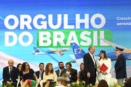 Téléchargez les photos : Sao Jose dos Campos (SP) 26.04.2024 - Le Président Luiz Inacio Lula da Silva (PT) lors d'une visite au siège d'Embraer à Sao Jose dos Campos (SP) Vendredi, 26 Avril, 2024. - en image libre de droit