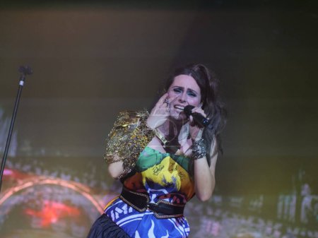 Foto de SAO PAULO, Brazil 04/27/2024 - The band Within Temptation performs during the second day of the Summer Breeze Festival at Memorial da America Latina, west of Sao Paulo, this Saturday April 27, 2024. - Imagen libre de derechos