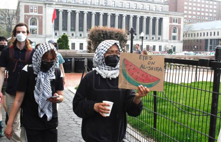 Photo for Anti-Israel Protest and encampment Deadline at Columbia University Campus Defied. April 29, 2024, New York, USA: A large numbers of Columbia university students, they want free Palestine and free from Zionist occupation. - Royalty Free Image