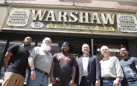 Photo for DOUGLAS EMHOFF's Warshaw Hardware Small Business Visit. May 01, 2024, New York, USA: The US Second Gentleman, DOUGLAS EMHOFF visits Warshaw Hardware Small Business in New York as part of National Small Business Week - Royalty Free Image