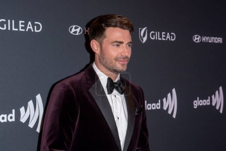 Foto de May 11, 2024, New York, New York, USA: Jonathan Bennett attends the 35th Annual GLAAD Media Awards at the New York Hilton Midtown on May 11, 2024 in New York City. - Imagen libre de derechos