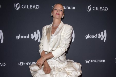 Téléchargez les photos : May 11, 2024, New York, New York, USA: Uma Thurman attends the 35th Annual GLAAD Media Awards at New York Hilton Midtown on May 11, 2024 in New York City. - en image libre de droit