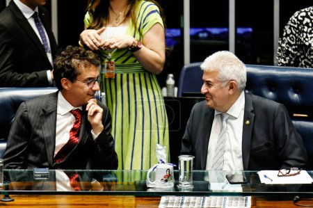 Foto de Brasilia 10 / 05 / 2024 Senador Marcos Pontes (SP), Ewerton Fulini, vicepresidente y portavoz del Instituto Ayrton Senna, y Leonardo Senna, hermano de Ayrton Senna, durante la ceremonia de la sesión celebrada - Imagen libre de derechos