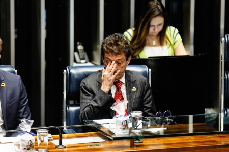 Téléchargez les photos : Brasilia Brésil 10 / 05 / 2024 Leonardo Senna, frère d'Ayrton Senna, lors d'une session solennelle tenue au Sénat fédéral, à Brasilia, en l'honneur du pilote de Formule 1 Ayrton Senna, ce vendredi (10). - en image libre de droit