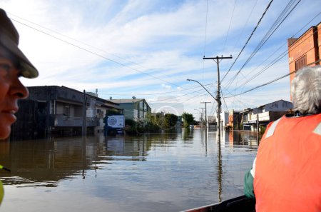 Foto de Porto Alegre (RS), Brazil 05/16/2024 Record of damage caused by flooding in the Navegantes and Anchieta neighborhoods, in the North Zone of the city of Porto Alegre, this Thursday (15) - Imagen libre de derechos