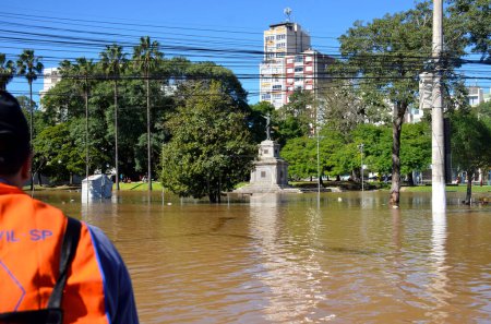Foto de Porto Alegre (RS), Brasil 16 / 05 / 2024 Registro de daños causados por inundaciones en la región del Centro Histórico y 4º Distrito de la ciudad de Porto Alegre, este jueves (15). - Imagen libre de derechos