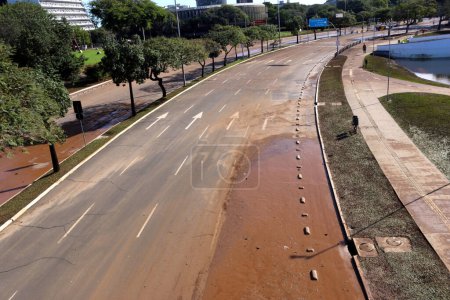 Foto de Porto Alegre (RS), 05/17/2024  After the reconnection of some Stormwater Pumping Stations (EBAP), several streets in the Centro Historico and Praia de Belas neighborhoods were cleared of water - Imagen libre de derechos